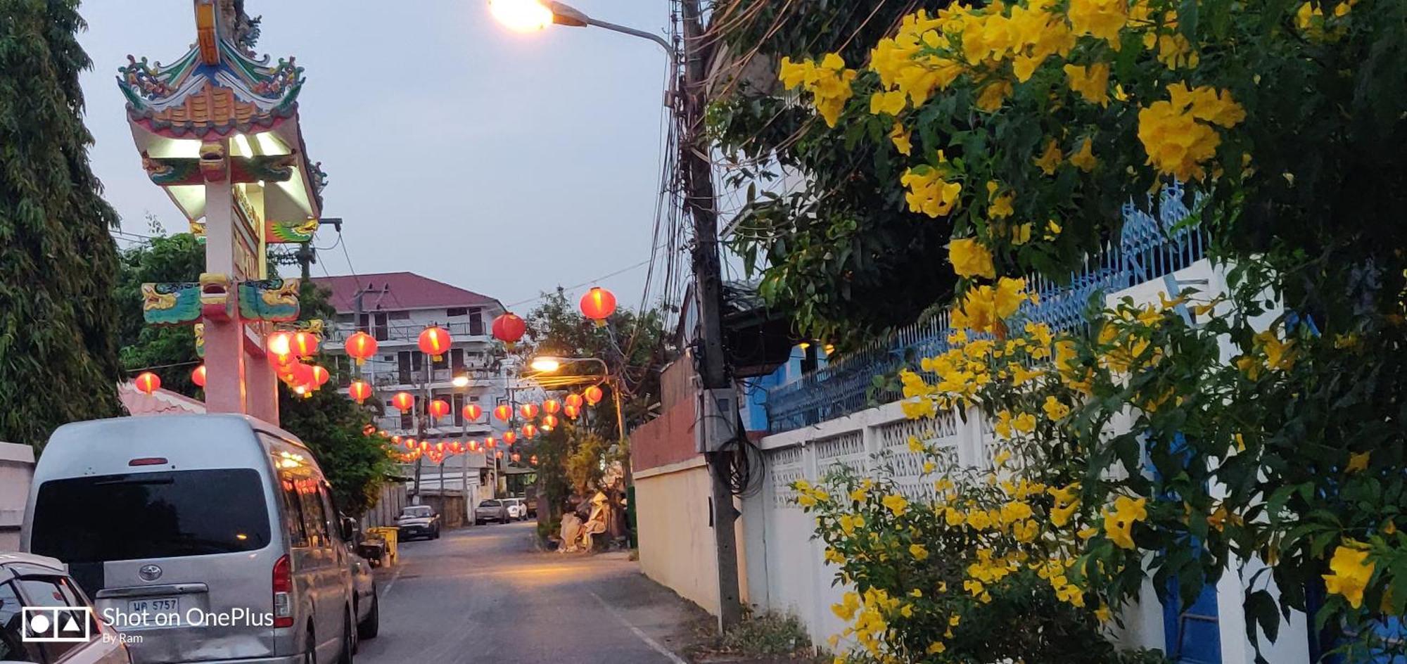V House Hotel Phra Nakhon Si Ayutthaya Buitenkant foto