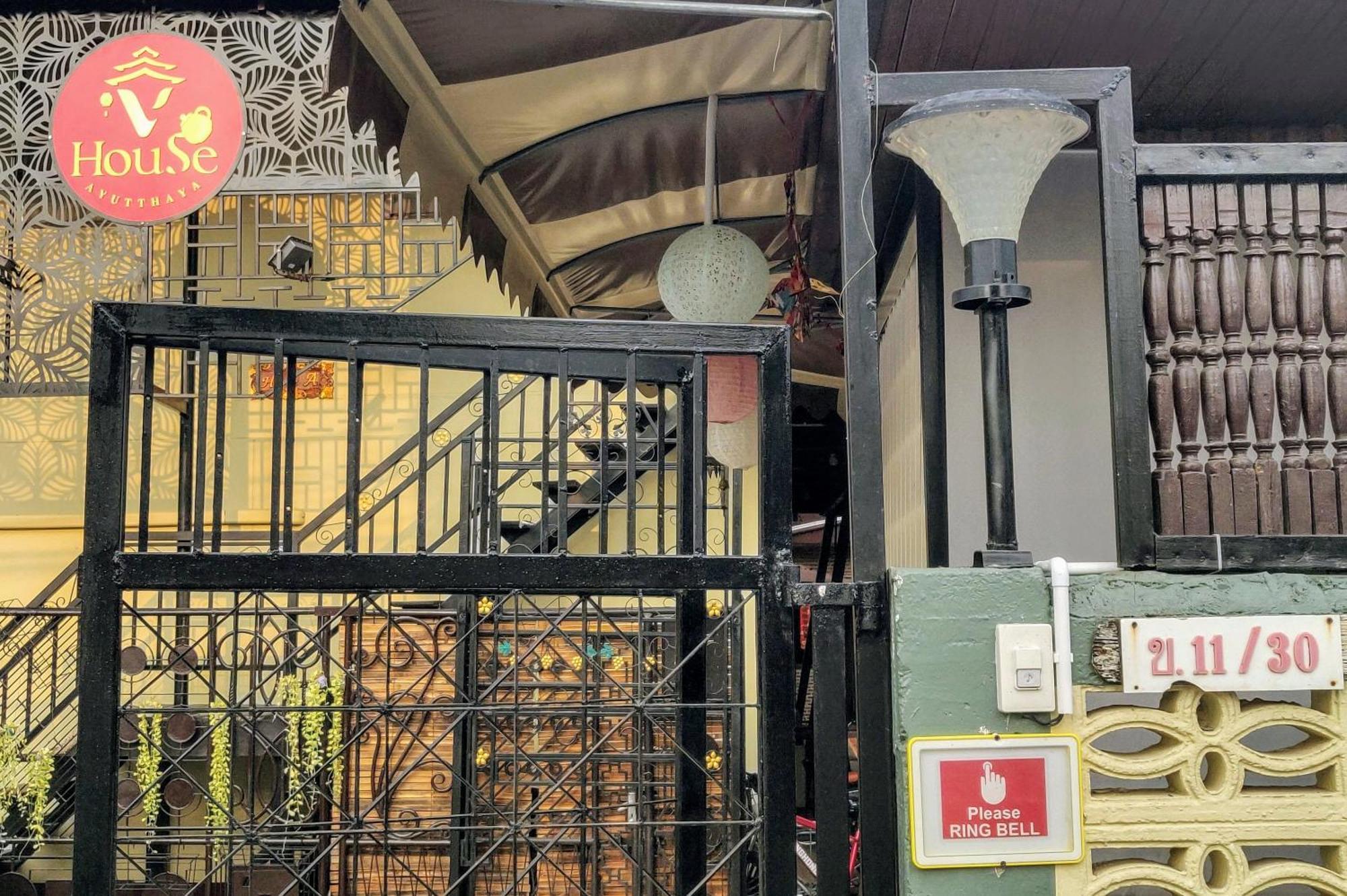 V House Hotel Phra Nakhon Si Ayutthaya Buitenkant foto