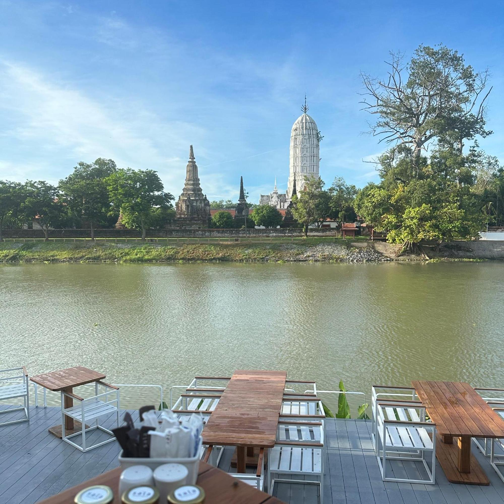 V House Hotel Phra Nakhon Si Ayutthaya Buitenkant foto