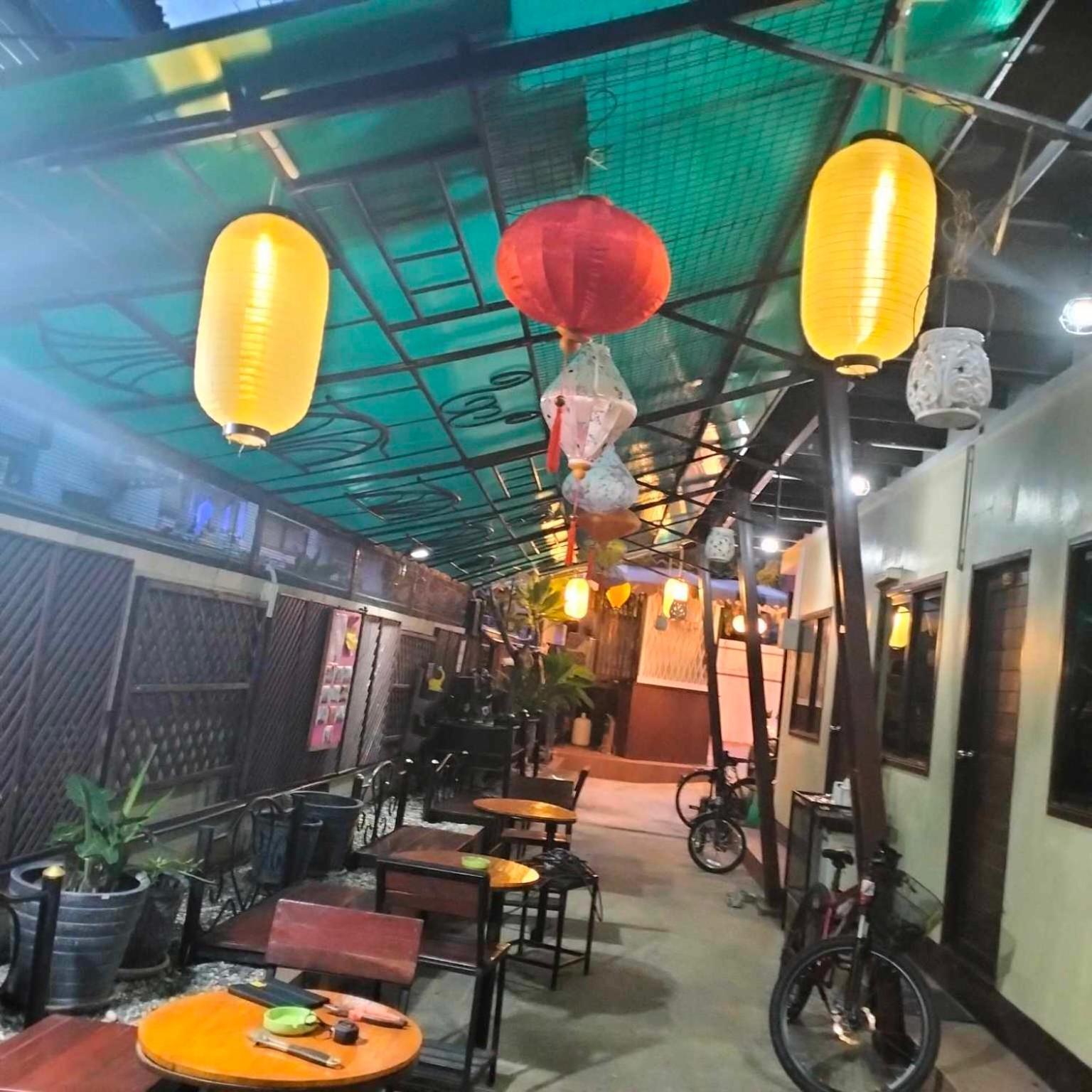 V House Hotel Phra Nakhon Si Ayutthaya Buitenkant foto